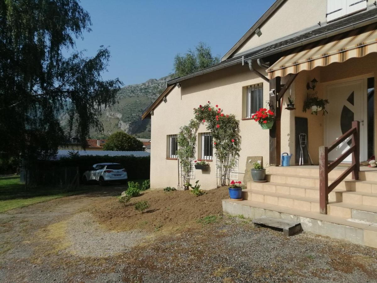 A La Joie De Vivre Chez L'Habitant Banat Exterior photo