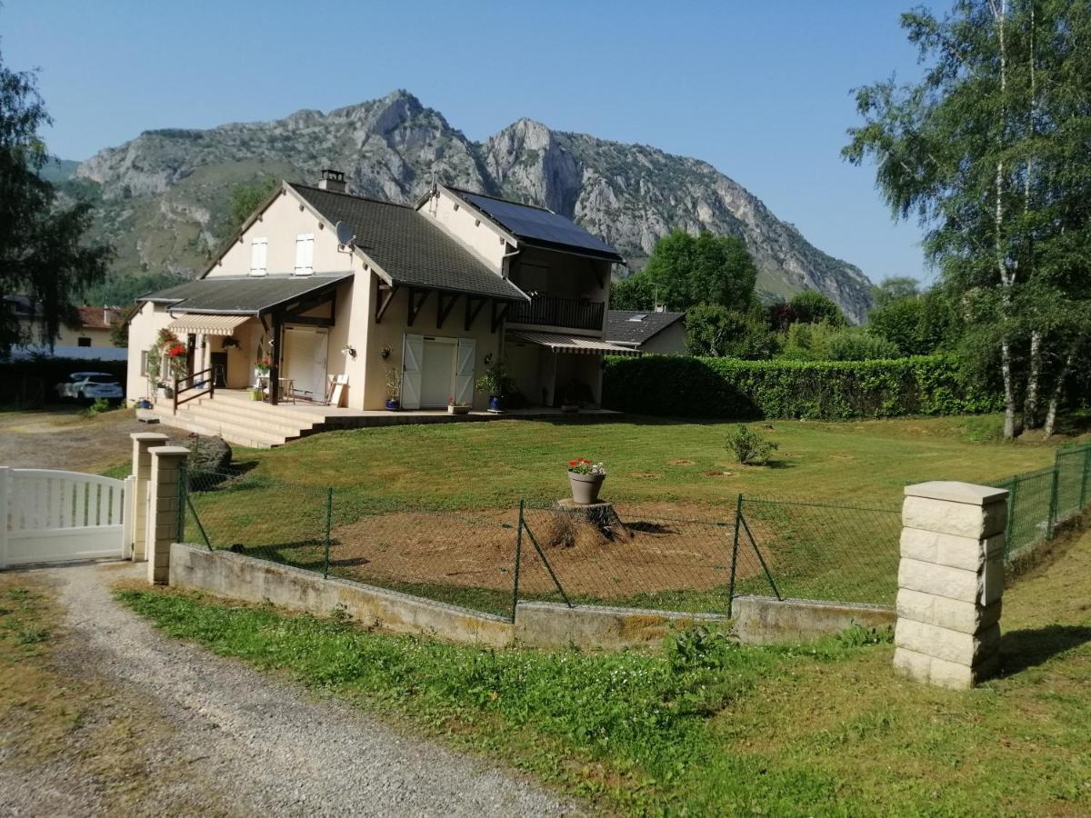 A La Joie De Vivre Chez L'Habitant Banat Exterior photo