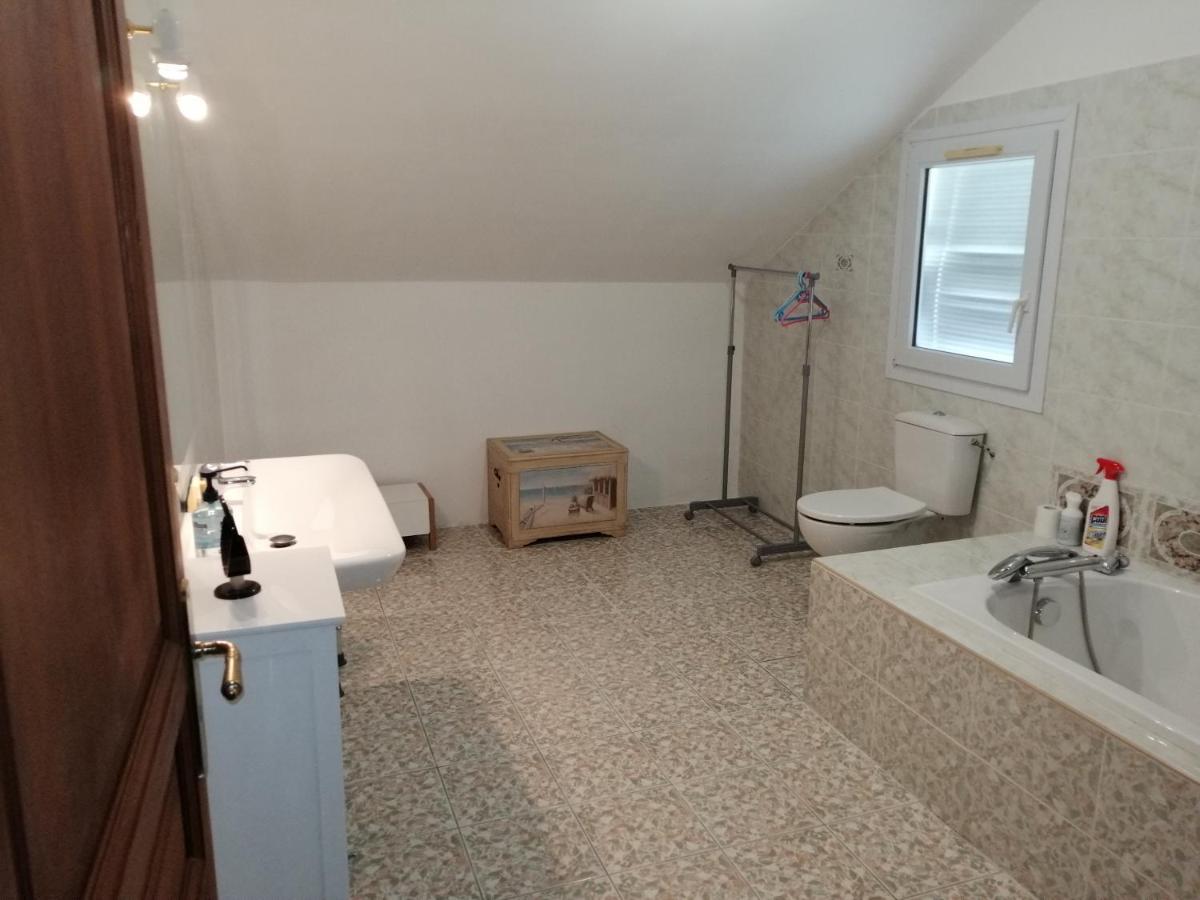 A La Joie De Vivre Chez L'Habitant Banat Exterior photo